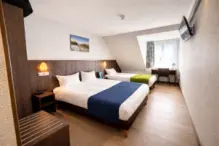 Brit_hotel_Calais_Centre_Chambre_Famille_1