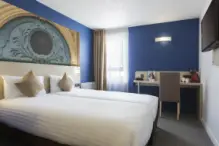 Brit-Hotel-Cambrai-twin-room (2)