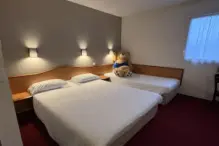 Brit_hotel_villeneuve_sur_lot_chambre_triple