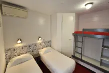 Brit_Hotel_Albi_Chambre_Familiale (6)