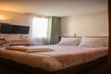 Brit-Hotel-Nimes-Ouest-double-room (2)