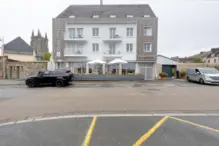 Brit-Hotel-Confort-Carhaix-exterieur (5)
