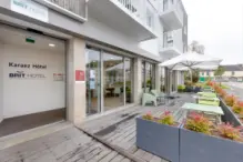 Brit-Hotel-Confort-Carhaix-terrasse