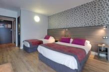 Brit_Hotel_Pleumeur_Bodou_Chambre_triple (4)